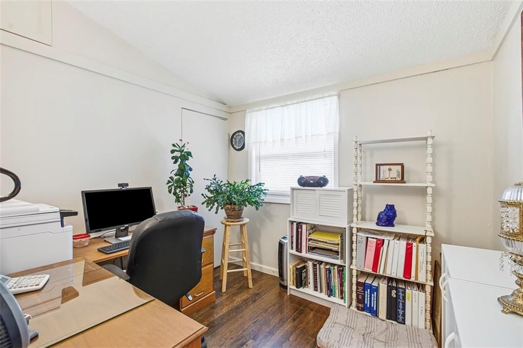 813 W Sheridan Street — photo 27