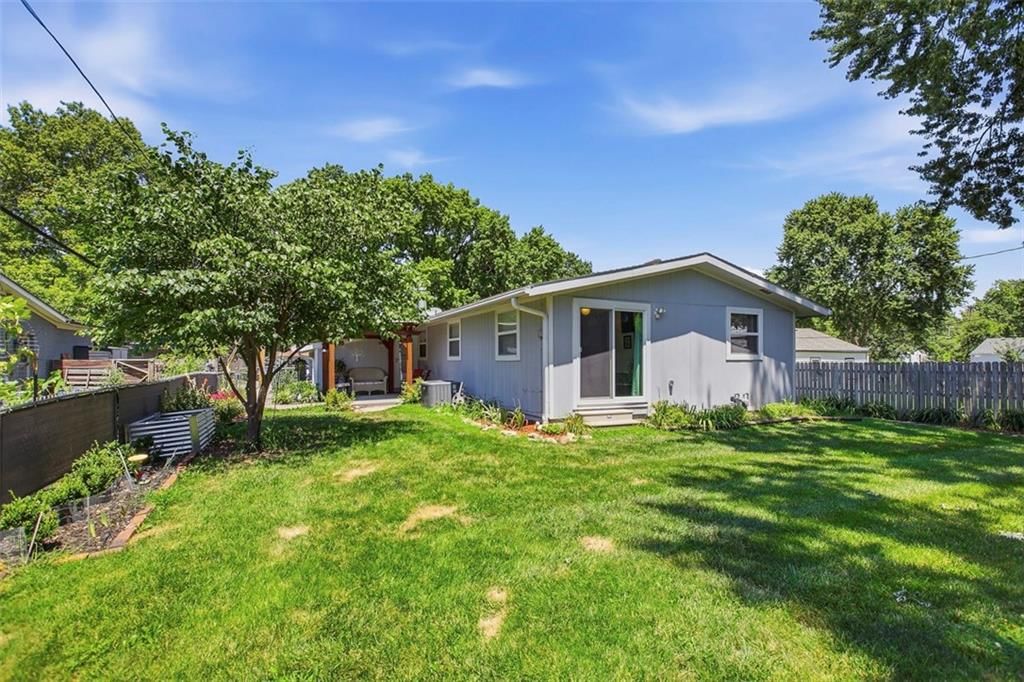 813 W Sheridan Street — photo 33