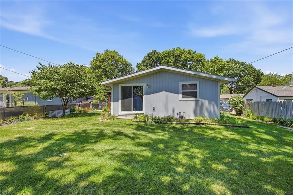 813 W Sheridan Street — photo 34