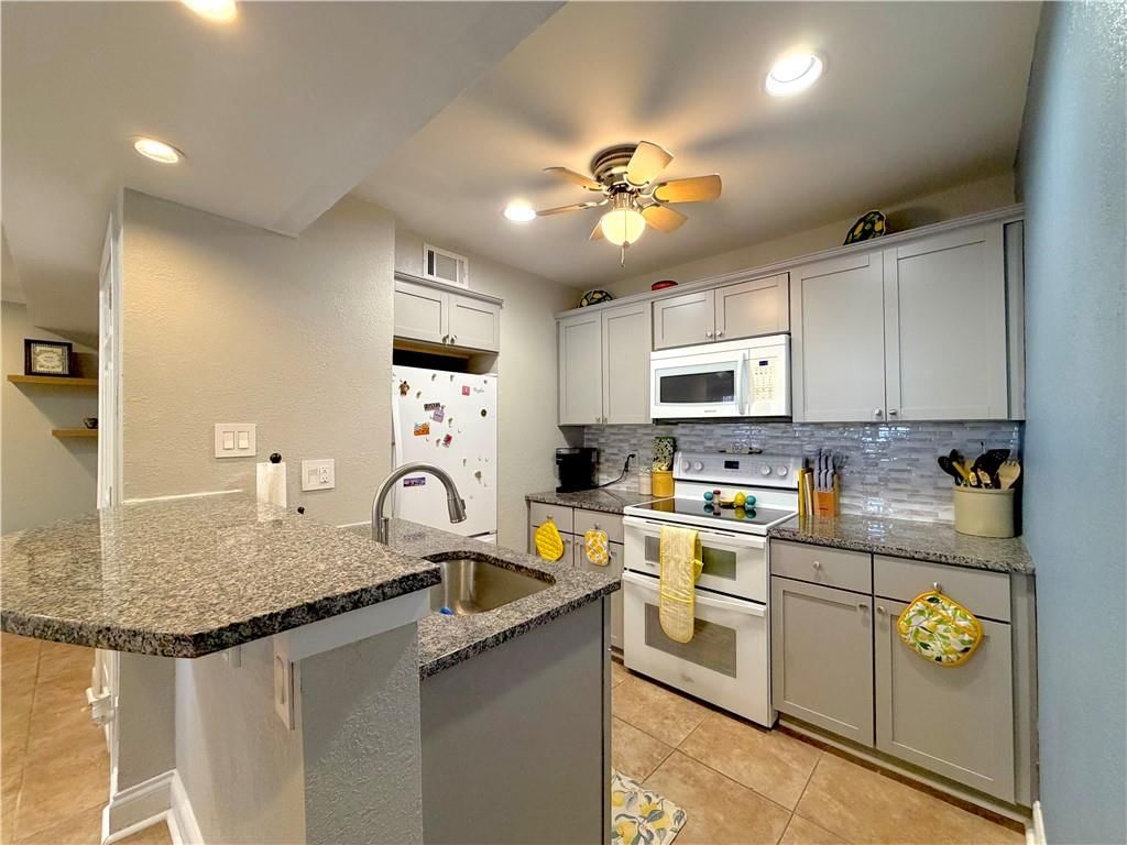 4727 Jarboe Street — photo 10