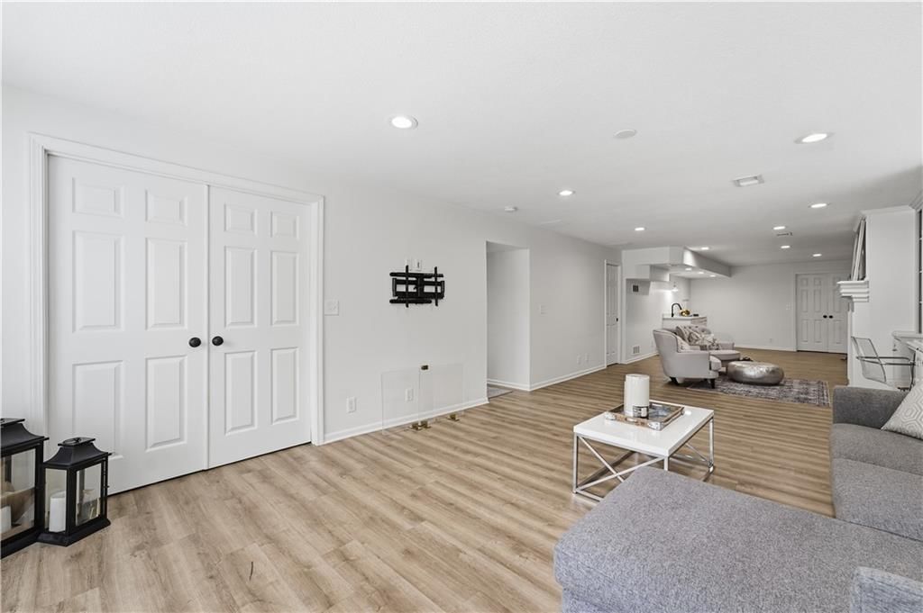5508 Meadow Lake — photo 42