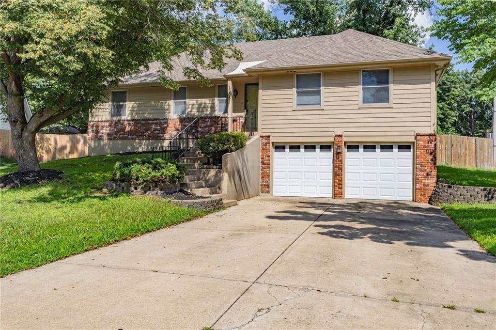 1308 S Apache Court — photo 2