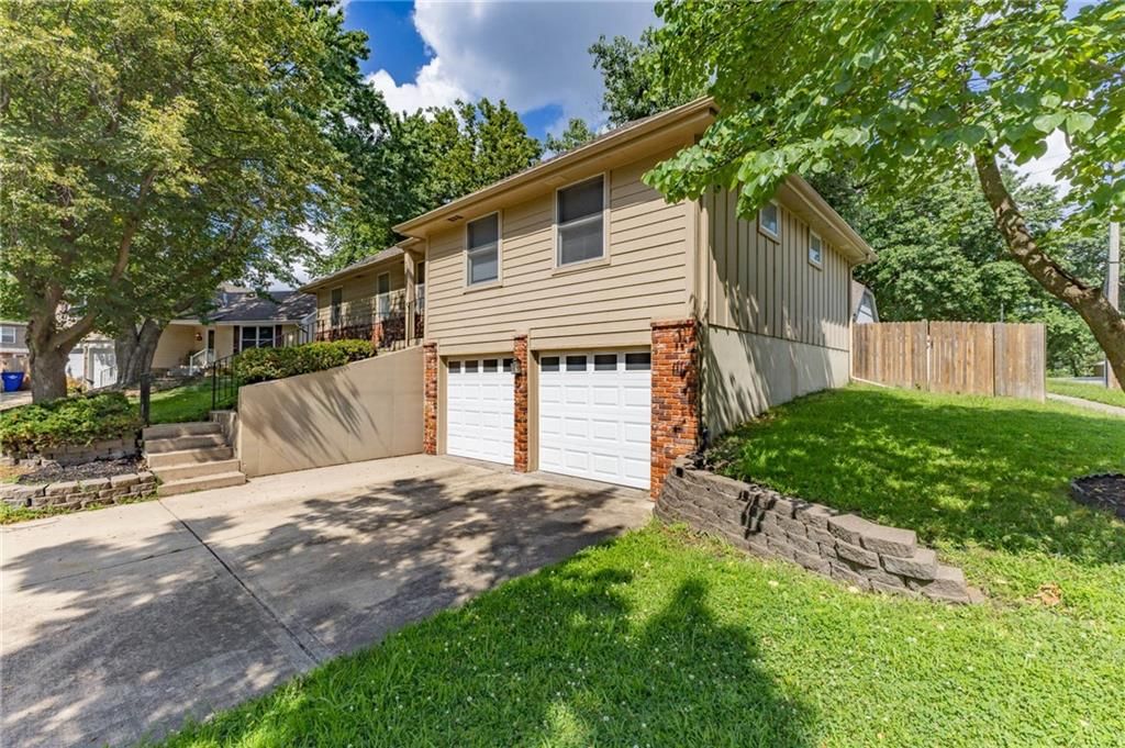 1308 S Apache Court — photo 3