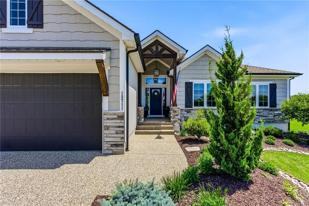 13711 Woodland Ranch Drive — photo 2