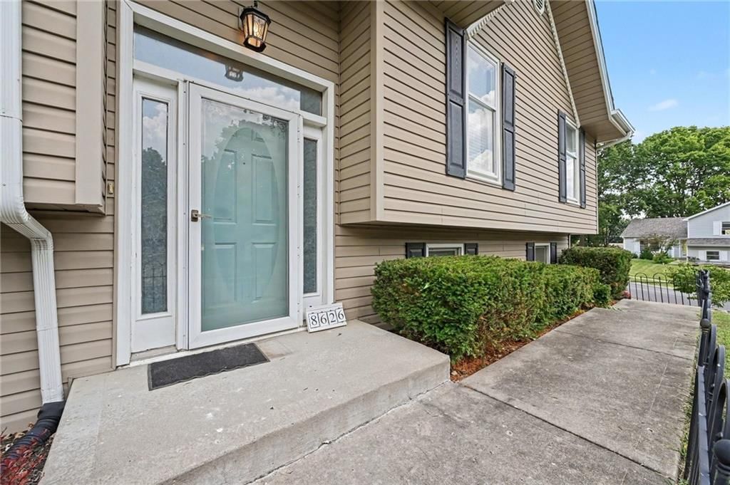8626 N Wayland Avenue — photo 4