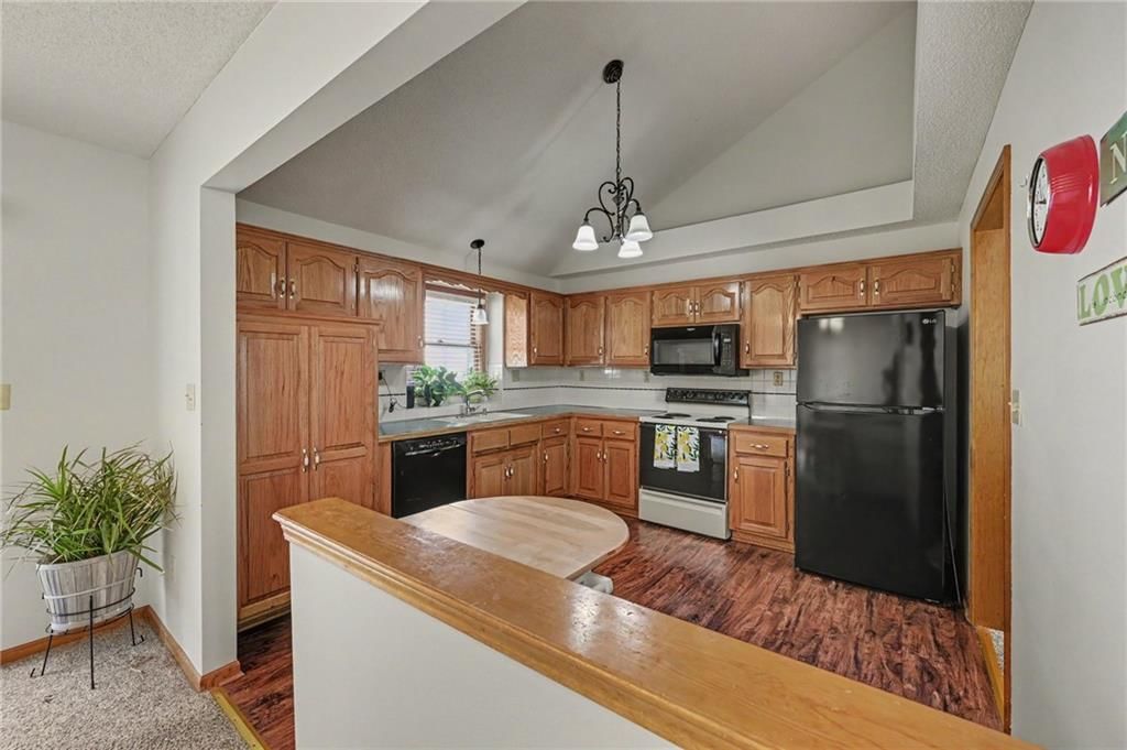 8626 N Wayland Avenue — photo 7