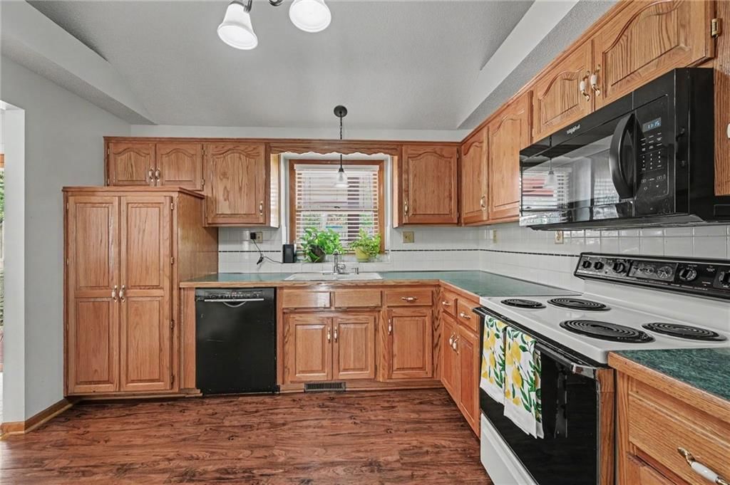 8626 N Wayland Avenue — photo 8