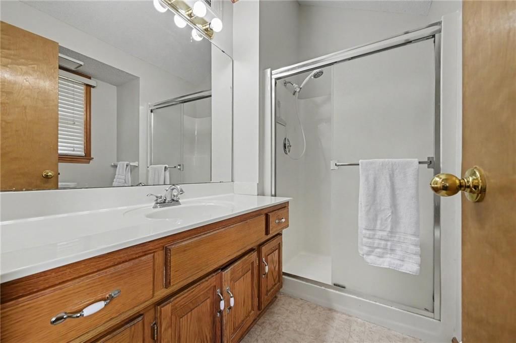 8626 N Wayland Avenue — photo 16