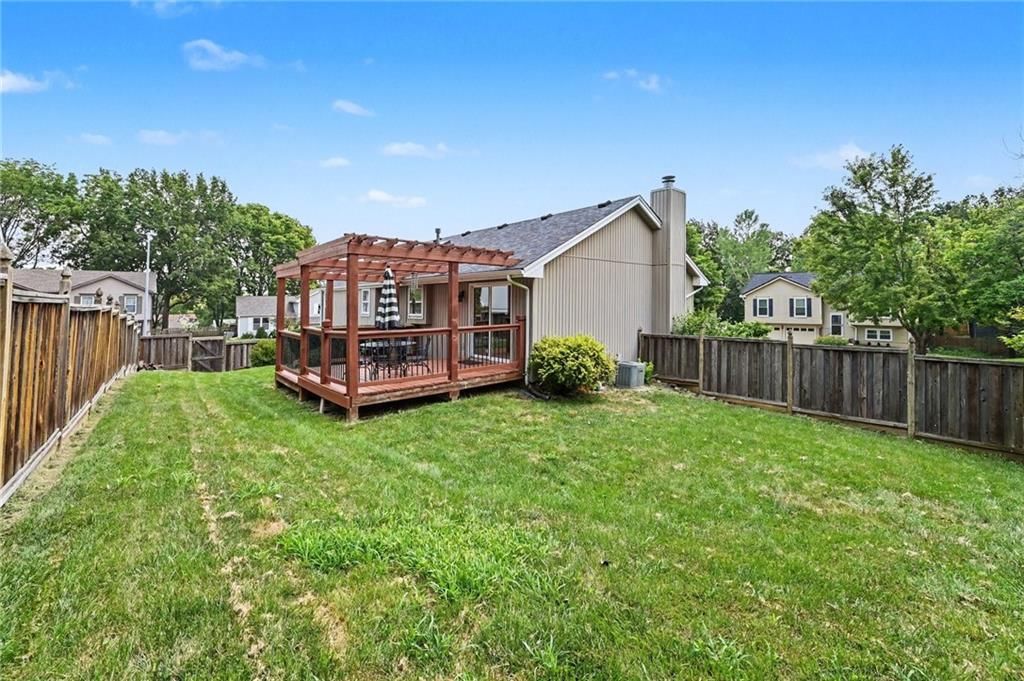 8626 N Wayland Avenue — photo 25
