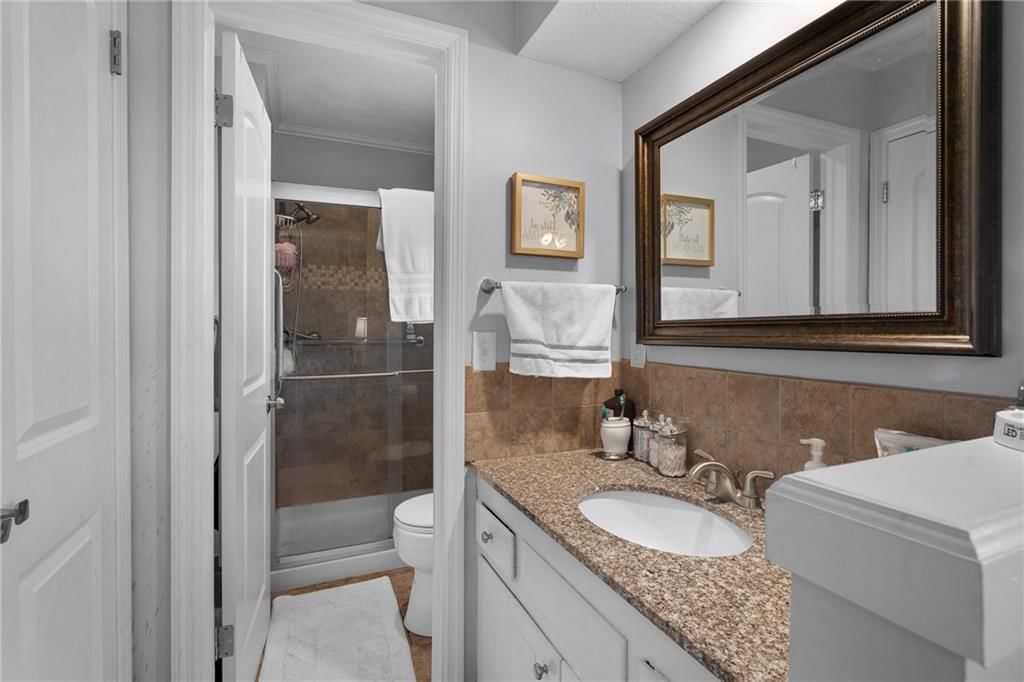 10450 College Avenue — photo 31