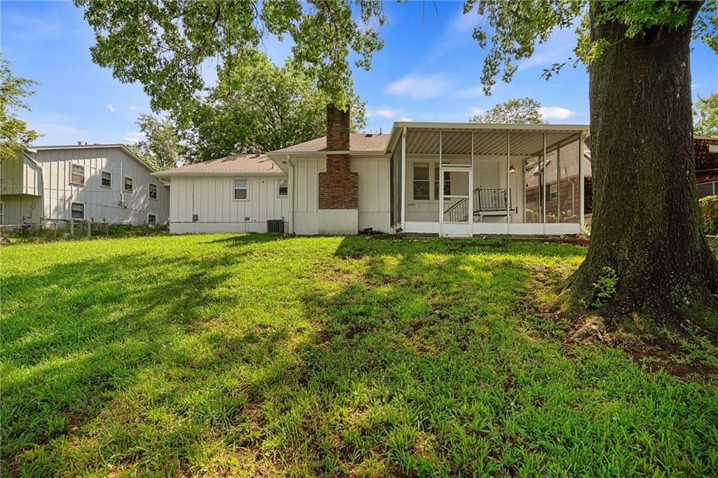 10450 College Avenue — photo 39