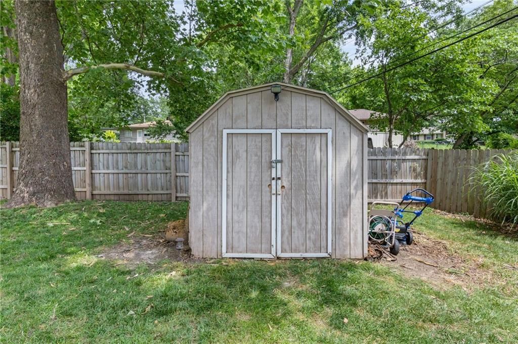 1617 NE 50th Street — photo 32