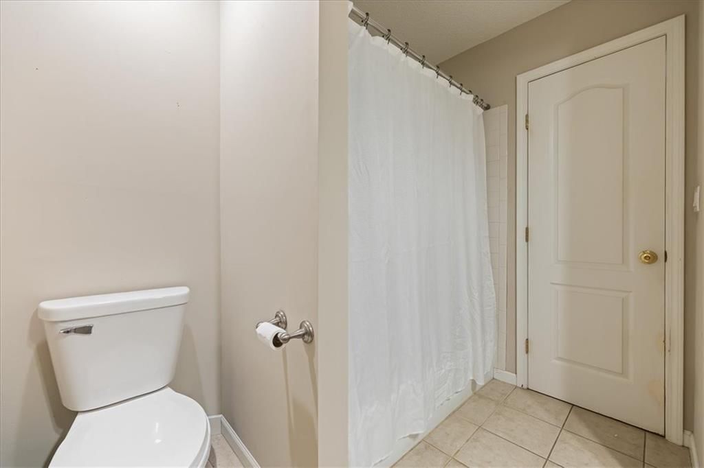 Photo 12 of 25 - 5004 NW 85th Street, Kansas City, MO 64154