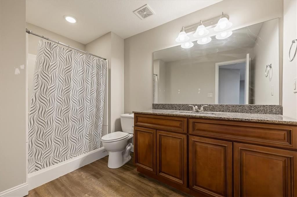 Photo 20 of 25 - 5004 NW 85th Street, Kansas City, MO 64154