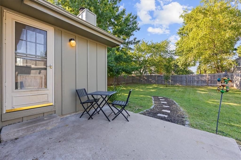Photo 21 of 25 - 5004 NW 85th Street, Kansas City, MO 64154