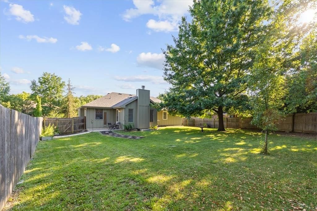 Photo 24 of 25 - 5004 NW 85th Street, Kansas City, MO 64154