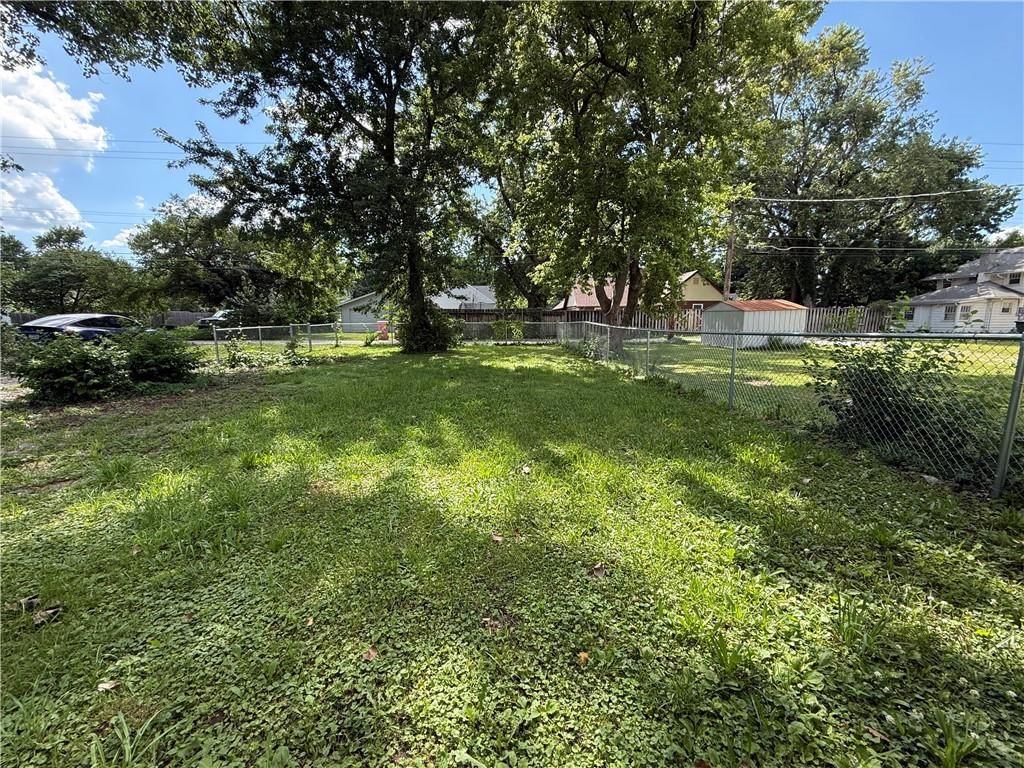 1216 S Cedar Street — photo 34