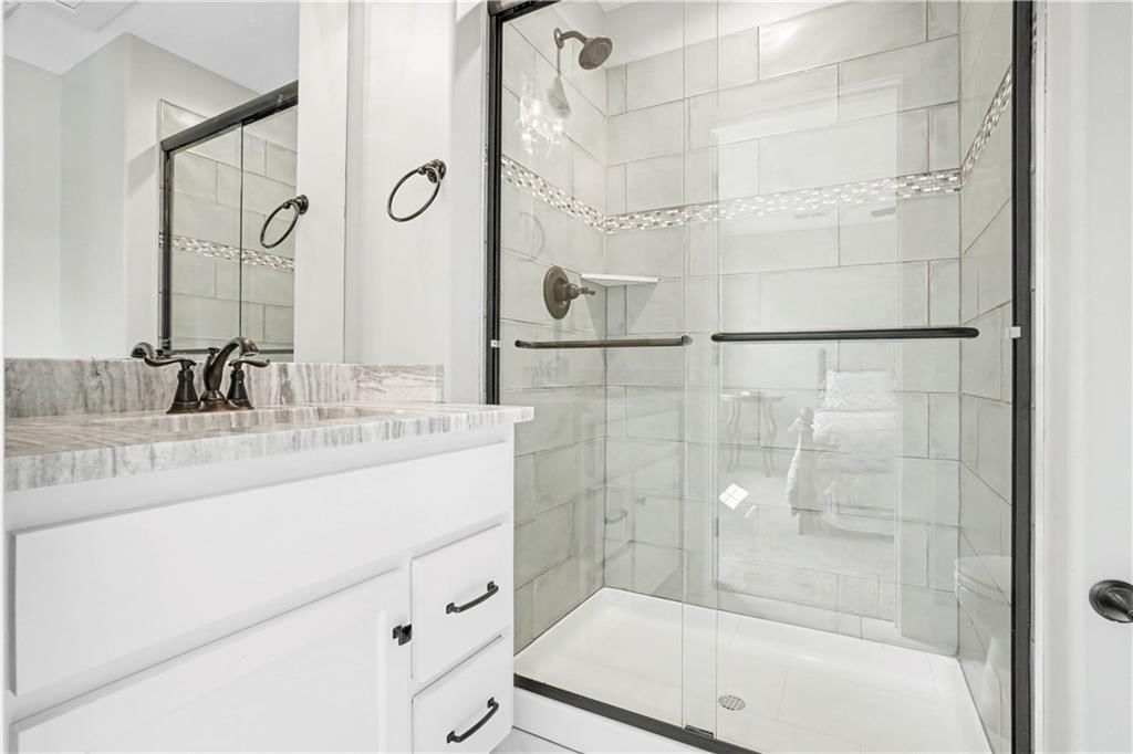 5540 Maple Street — photo 33
