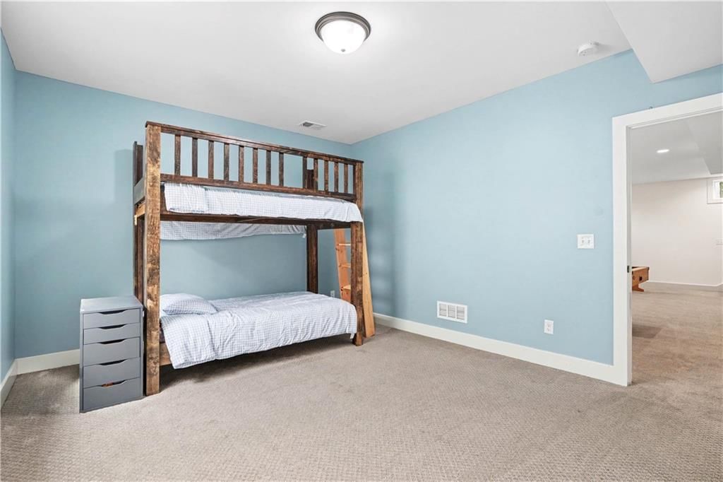 5540 Maple Street — photo 38