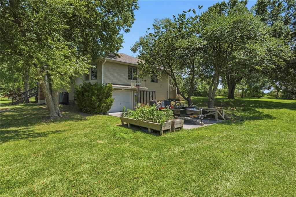 1116 W Hubach Hill Road — photo 5
