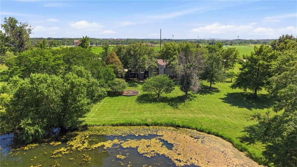 1116 W Hubach Hill Road — photo 38
