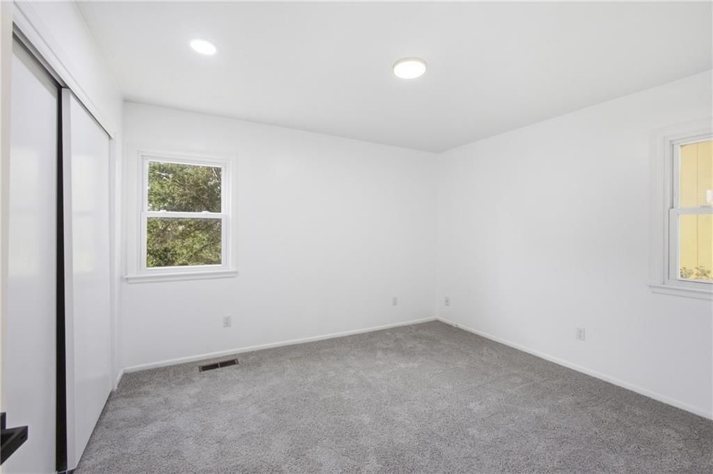 14906 W 89th Street — photo 13