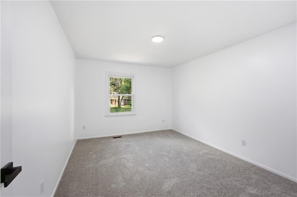 14906 W 89th Street — photo 15