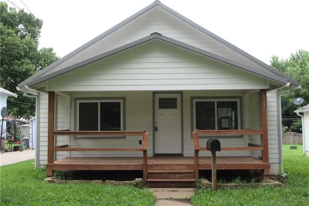 327 W 9th Avenue, Garnett, KS