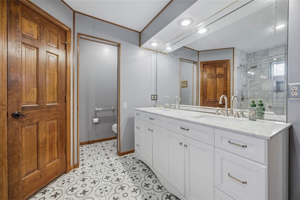 9726 Reeder Street — photo 20