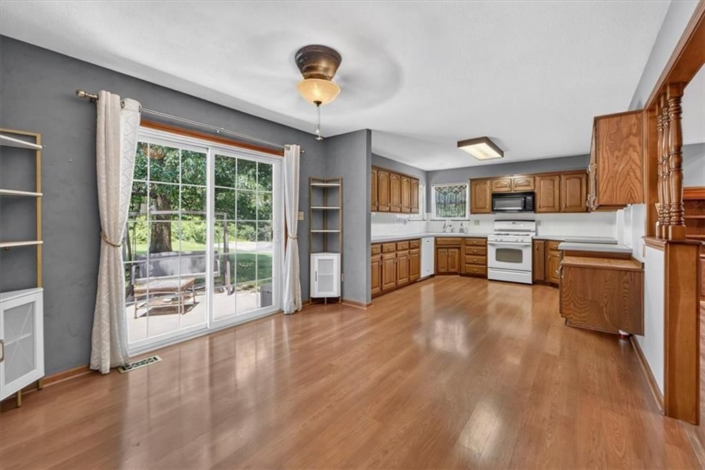 16404 GUDGELL Court — photo 18