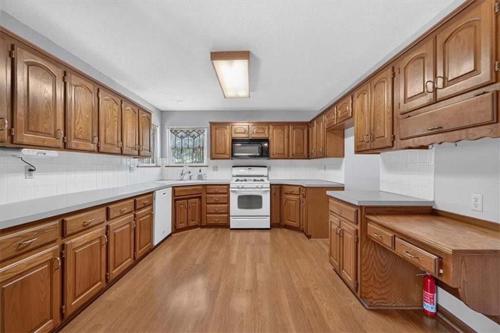 16404 GUDGELL Court — photo 21