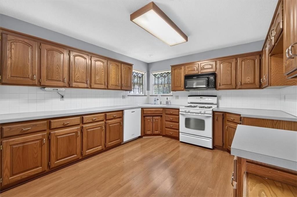 16404 GUDGELL Court — photo 22