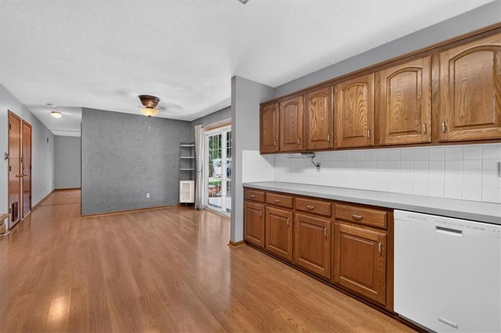 16404 GUDGELL Court — photo 24