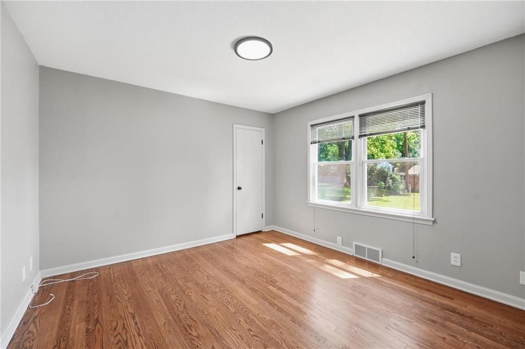 7423 Glenwood Lane — photo 13
