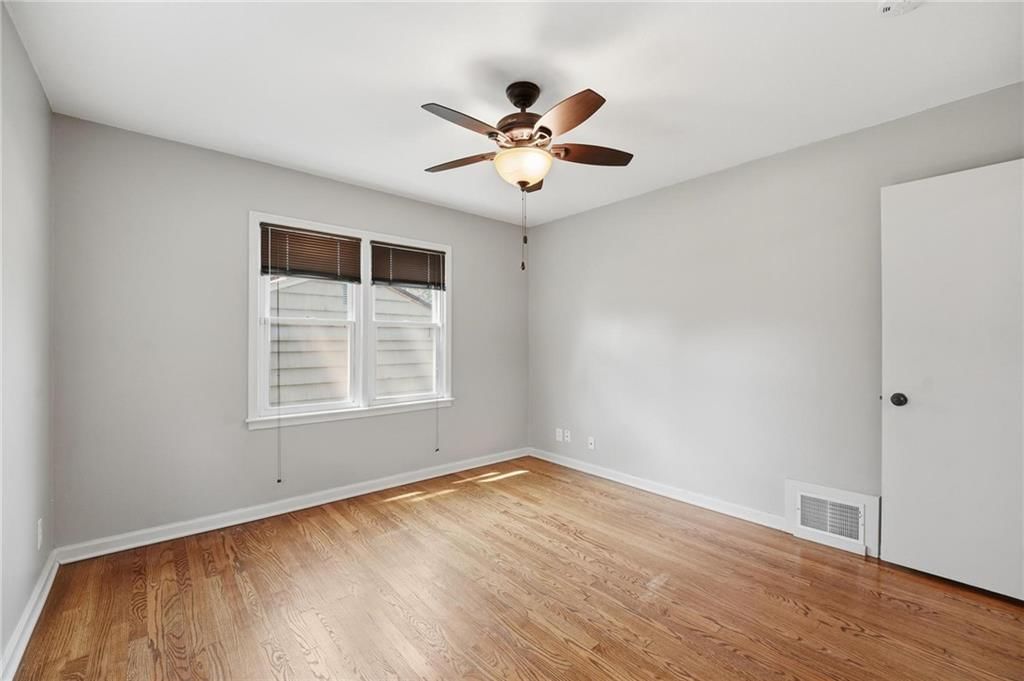 7423 Glenwood Lane — photo 14