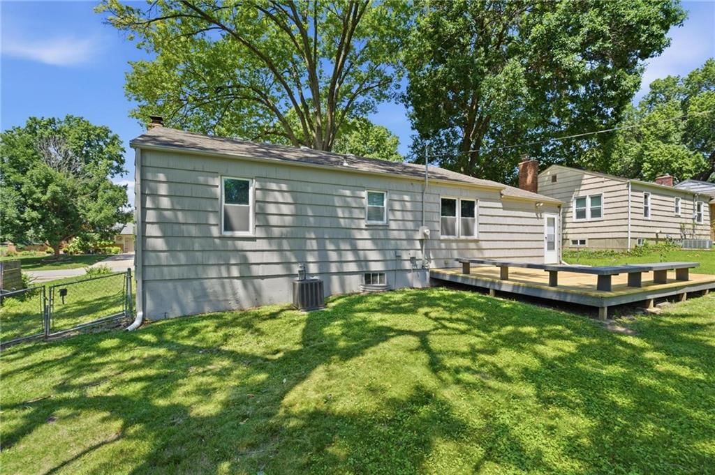 7423 Glenwood Lane — photo 25
