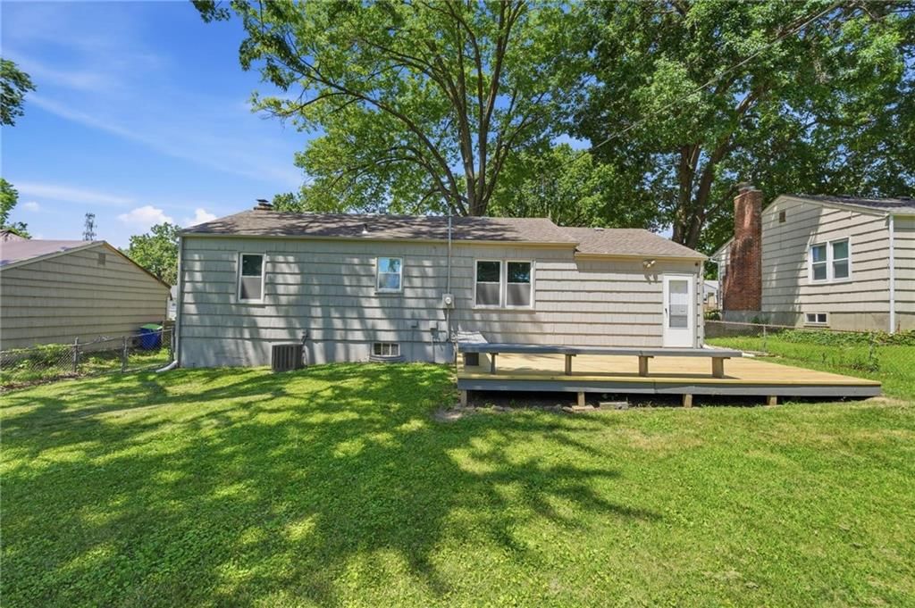7423 Glenwood Lane — photo 26
