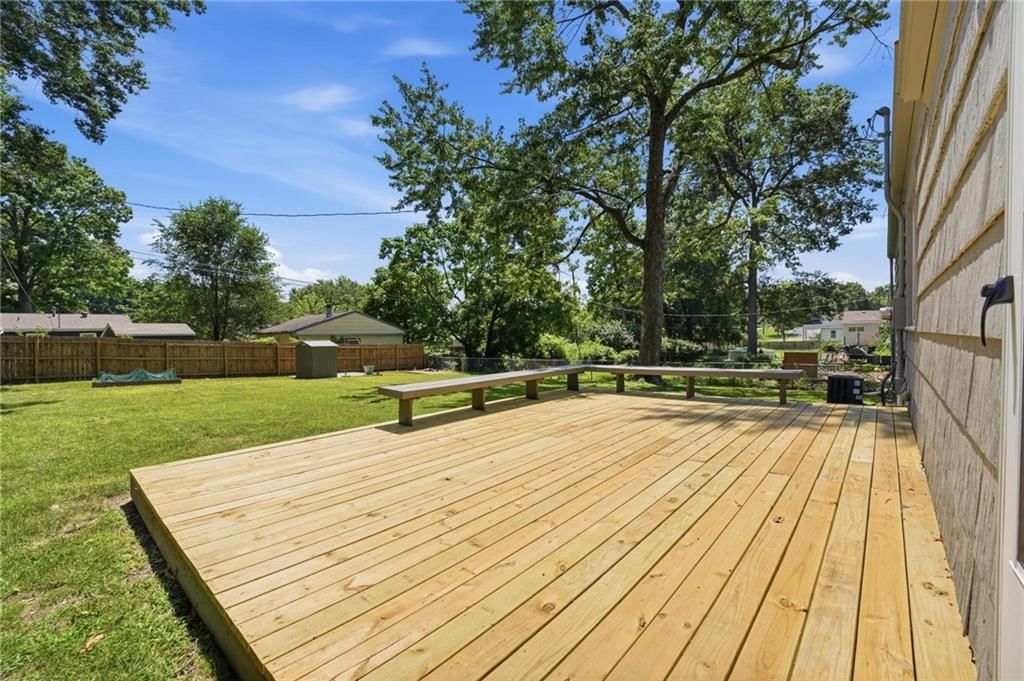 7423 Glenwood Lane — photo 28