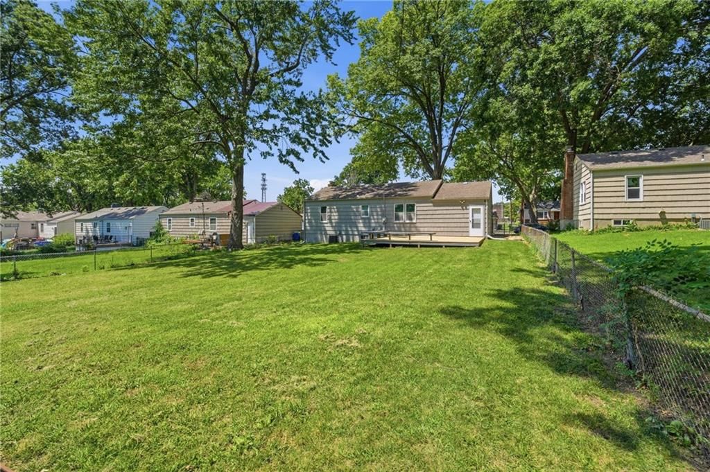 7423 Glenwood Lane — photo 29