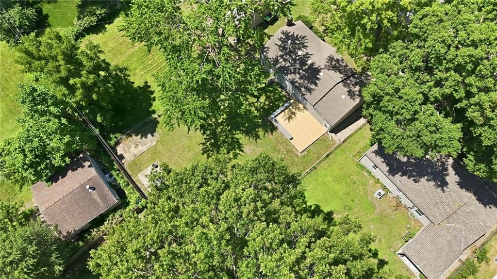 7423 Glenwood Lane — photo 36