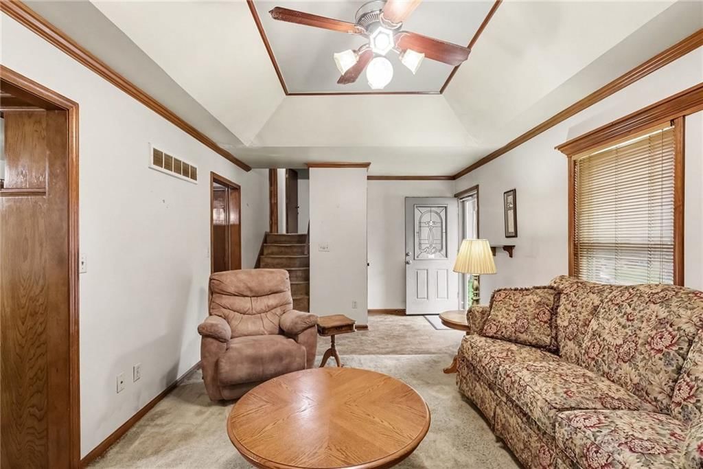 605 SE Westwind Drive — photo 5