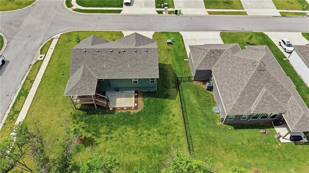 900 Crestwood Drive — photo 3