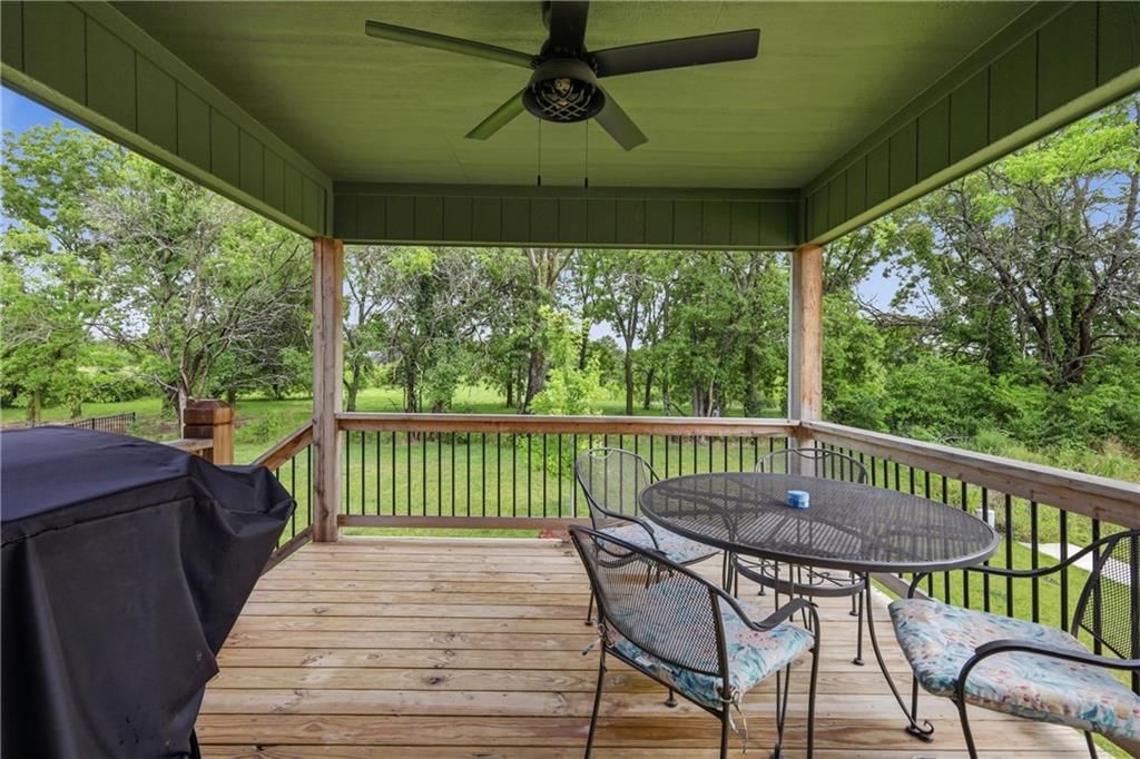 900 Crestwood Drive — photo 4
