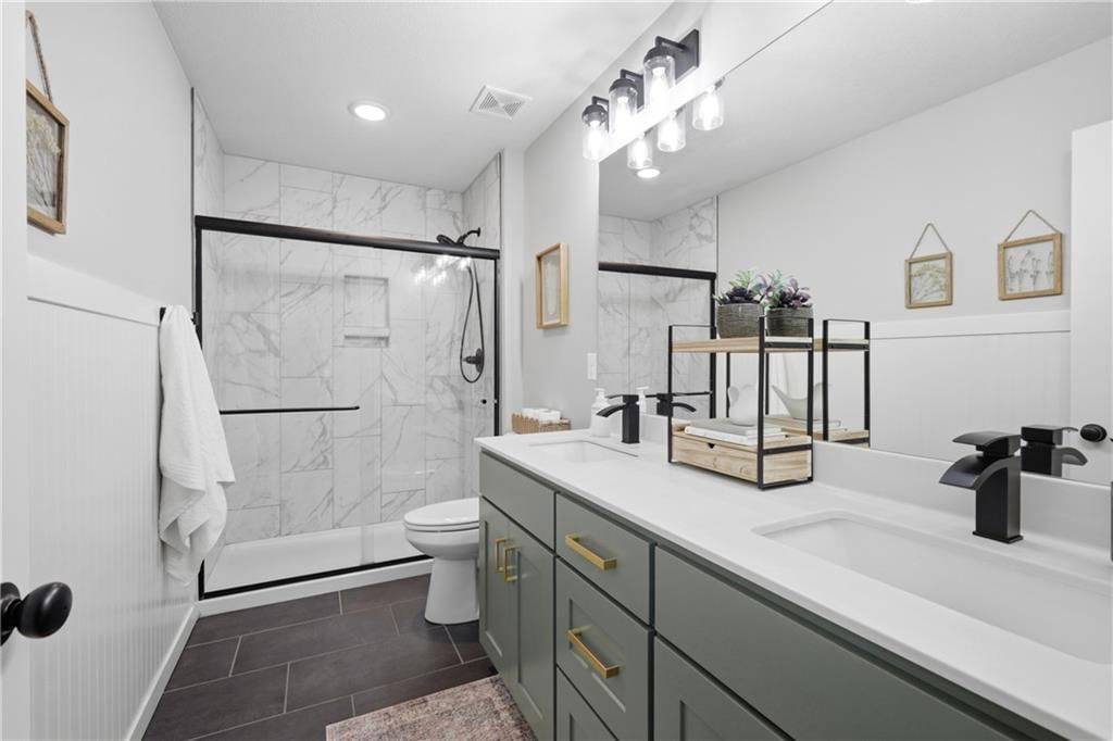 900 Crestwood Drive — photo 17