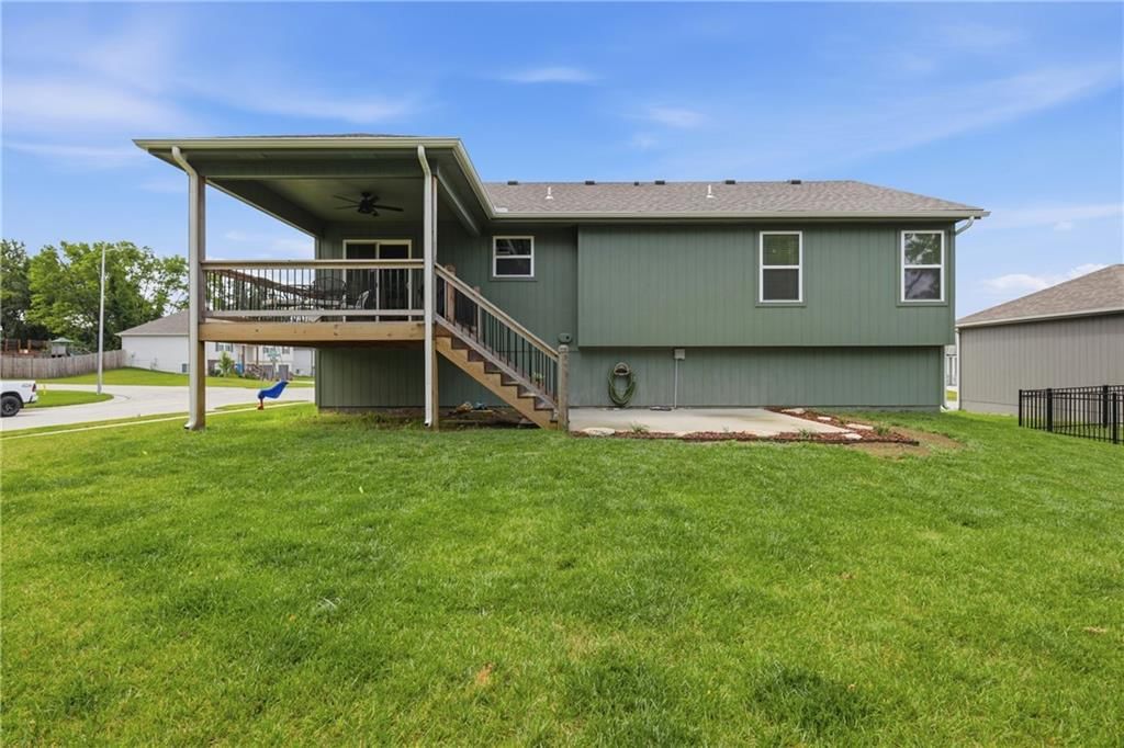 900 Crestwood Drive — photo 28