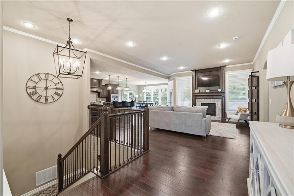 404 SE Mill Creek Drive — photo 8