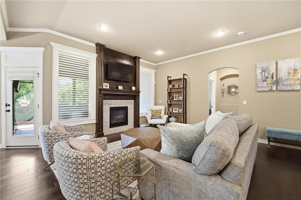 404 SE Mill Creek Drive — photo 10