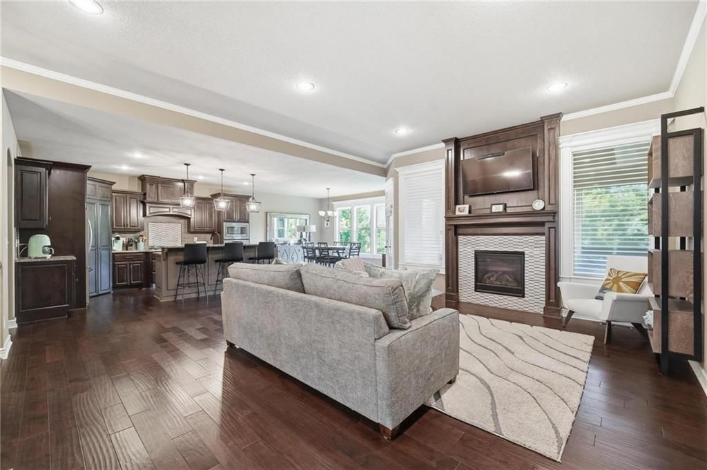 404 SE Mill Creek Drive — photo 11