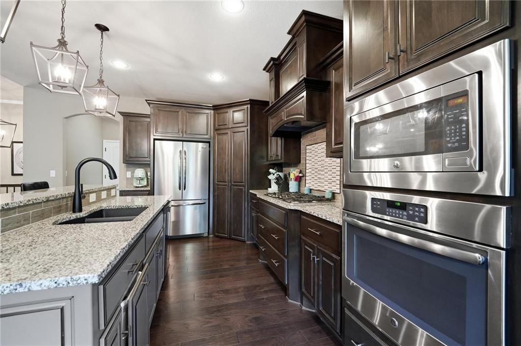 404 SE Mill Creek Drive — photo 15