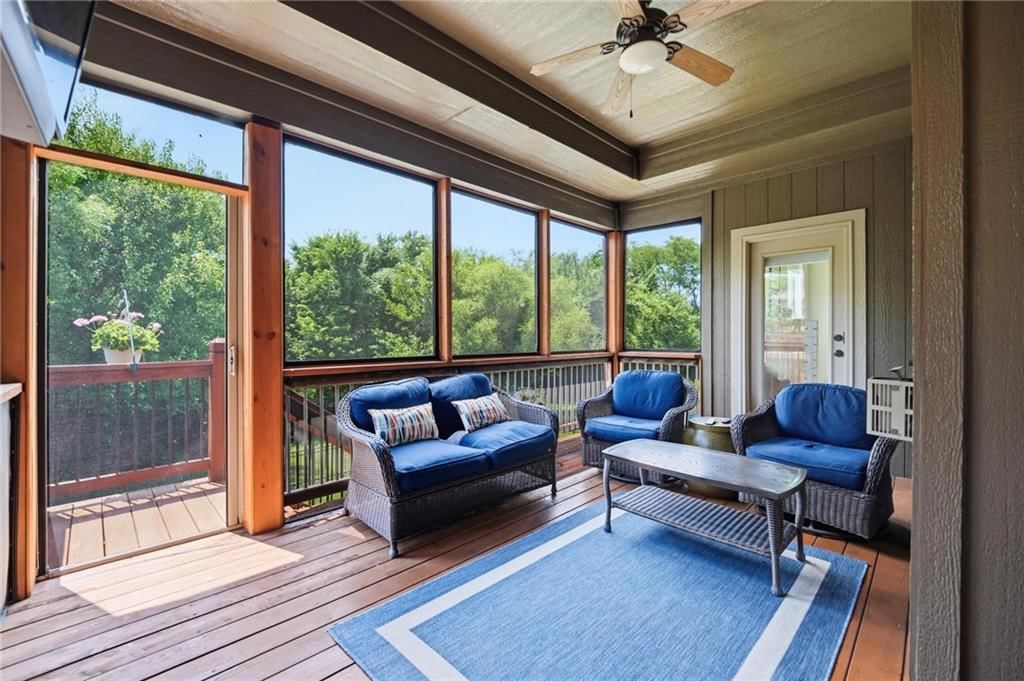 404 SE Mill Creek Drive — photo 29